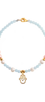 Pulsera Charm Mano Dorada Perlas Rosas Con Amazonita - Tanya Moss