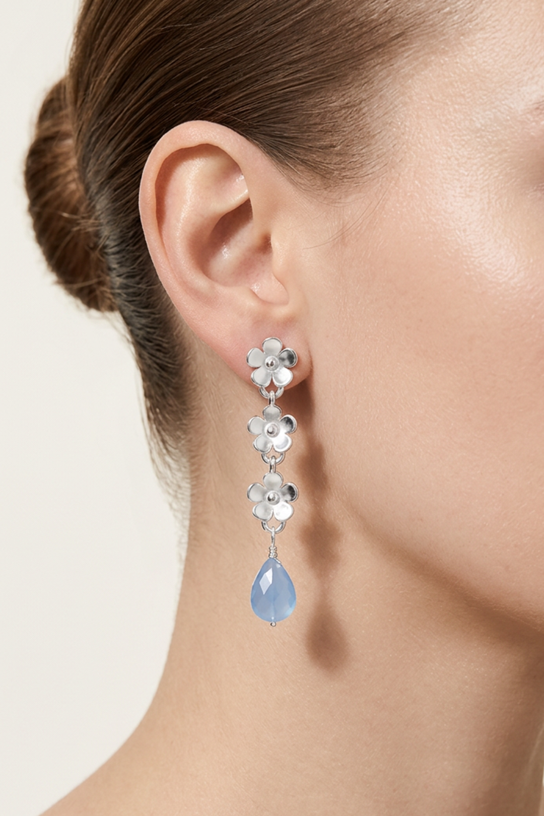 Aretes Plata 925 Linda 3 Flores con Cuarzo Azul - Tanya Moss
