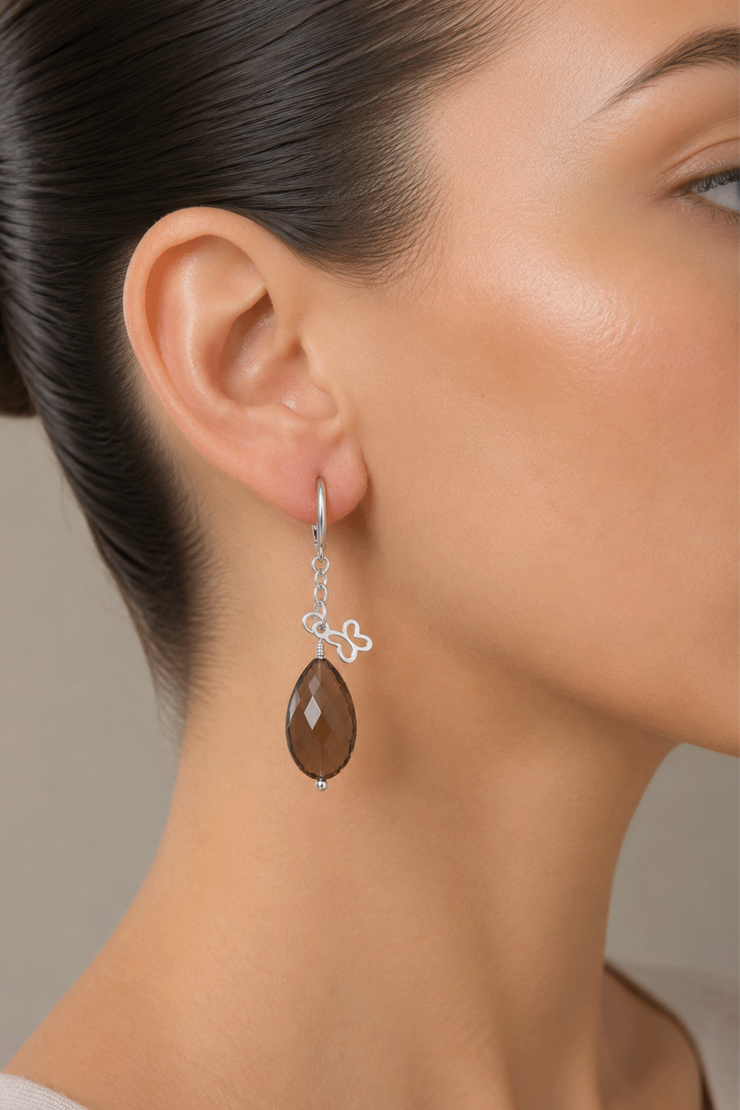Aretes Mariposa Mini Cuarzo Ahumado