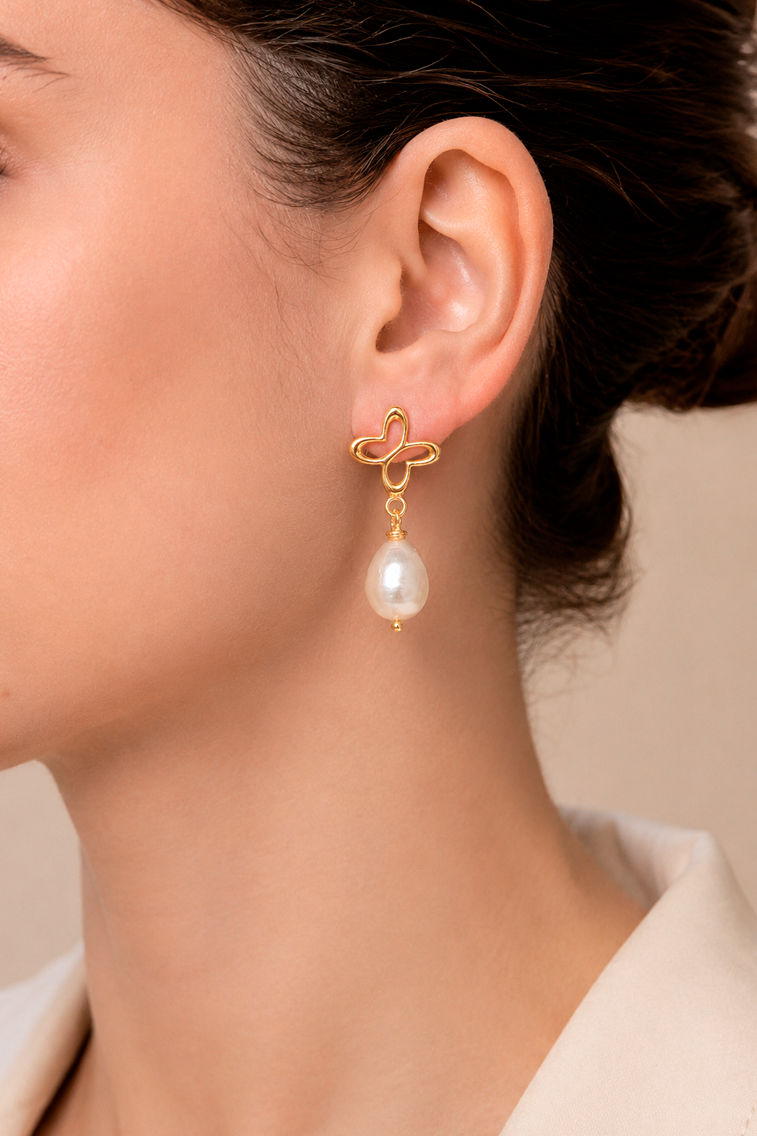 Aretes Icónica Mariposa Y Perla