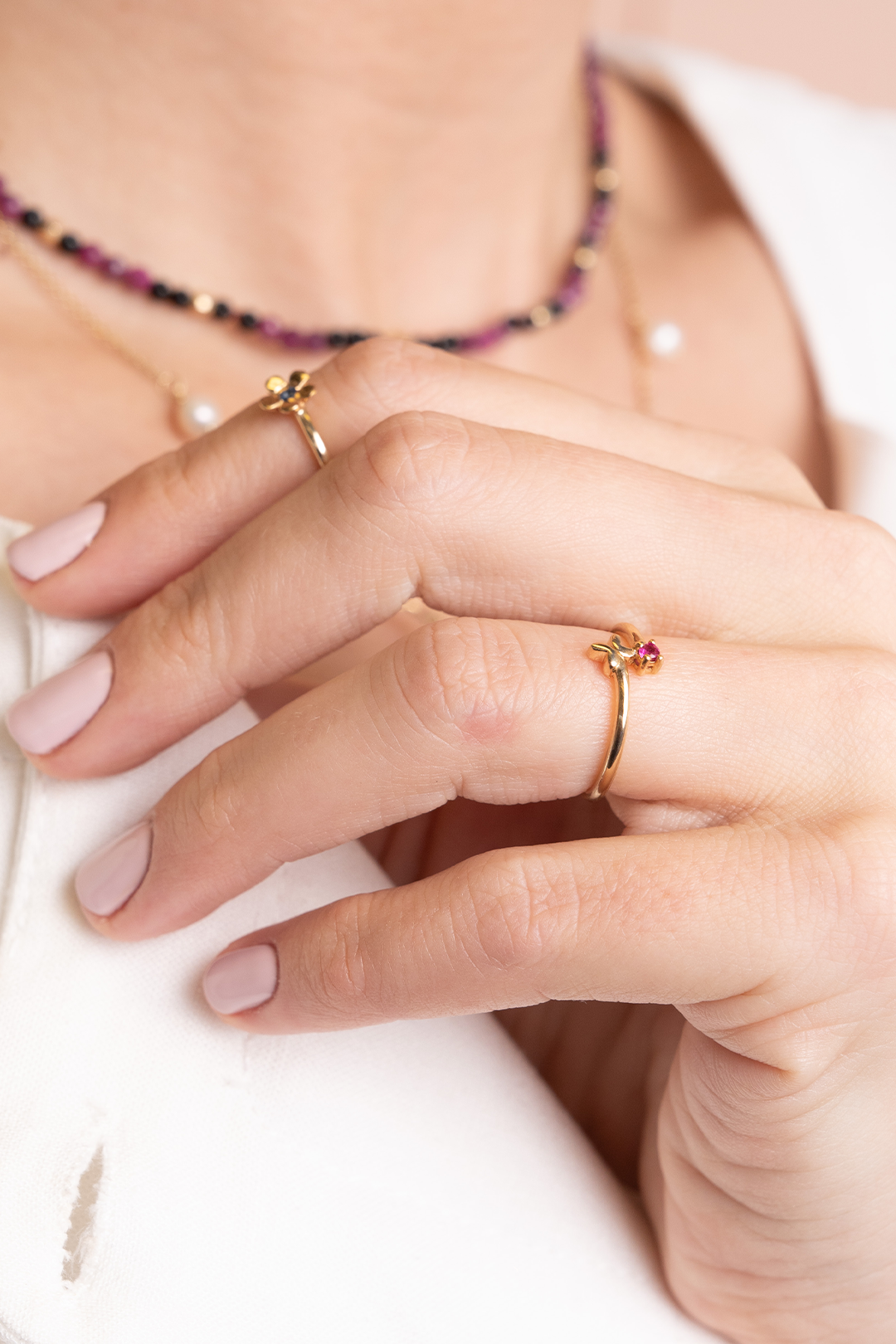 Anillo Oro 14K Oro Cruzado Mariposa Rubi