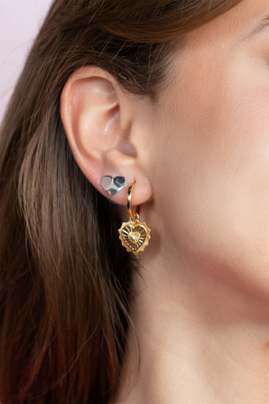 Aretes Eterna Corazón Ardiente Circonias Anamora por Tanya Moss
