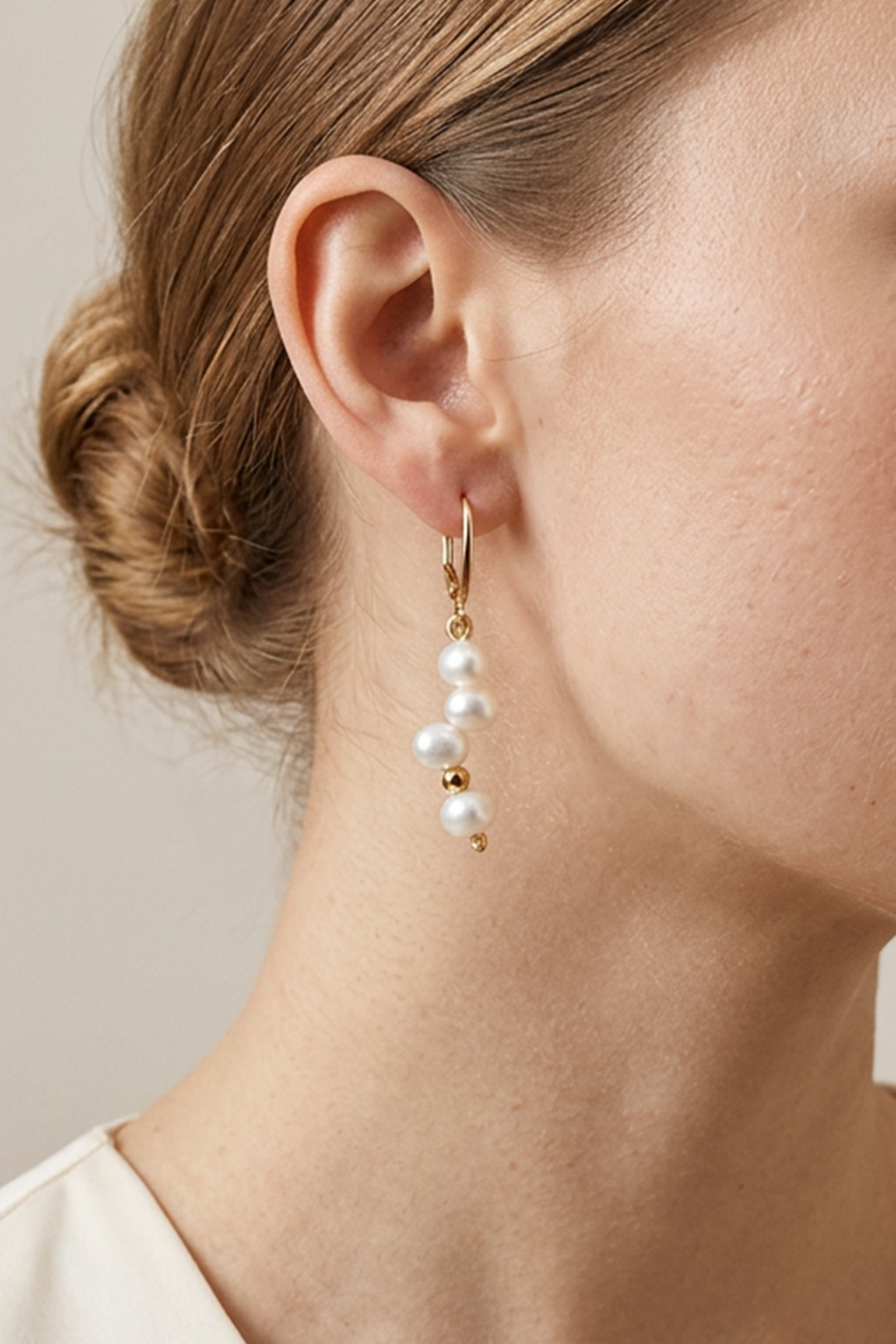 Aretes Plata 925 Marina Perla Blanca Despeinada con Pirita Dorada Anamora