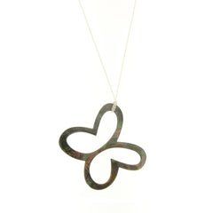 Dije Silueta Mariposa de Madre Perla Gris y Cadena de Plata - Tanya Moss