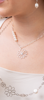 Dije Plata 925 Dalia Flor y Perlas - Tanya Moss
