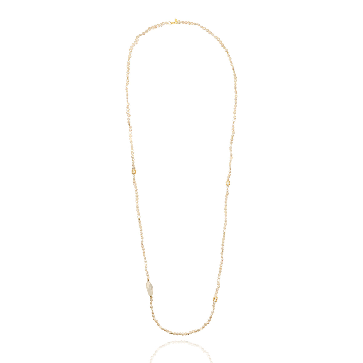 Collar Perla Blanca con Barriles Dorados